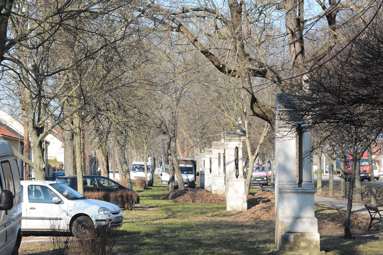 Fasorfenntartás és ifjítási munka a palotavárosi kálváriánál